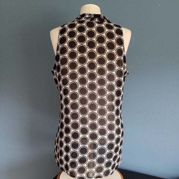 Banana Republic Factory Geometric Print Shell - Picture 4 of 5